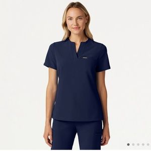 Jaanuu Andra Scrub Top